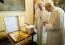 Gift of His Holiness Patriarch Kirill is handed over to Pope Emeritus Benedict XVI