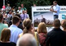 Orthodox activists come to Navalny headquarters to protest his support of LGBT community