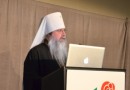 Metropolitan Tikhon offers invocation at annual Rose Dinner