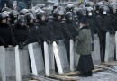 In Kiev, Protests Bring Orthodox Priests To Pray On The Frontline Despite Government Warnings