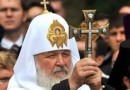 Patriarch Kirill prays for peace in Ukraine standing on his knees