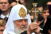 Patriarch Kirill prays for peace in Ukraine standing on his knees