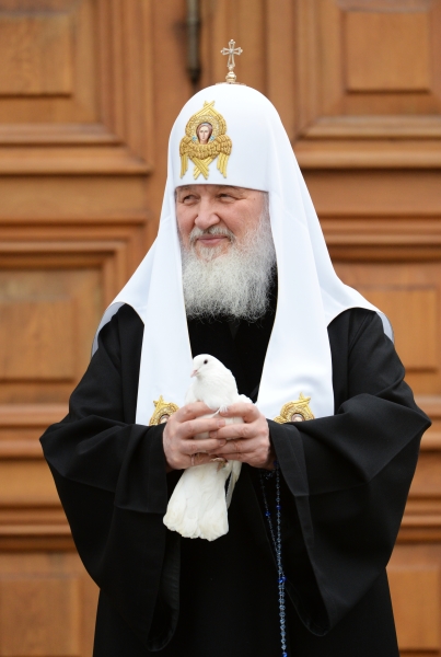 On Lady Day Patriarch Kirill of Moscow and All Russia releases white pigeons into the sky