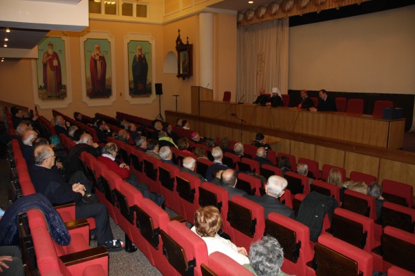 Metropolitan Hilarion meets with a group of pilgrims led by Cardinal Crescenzio Sepe