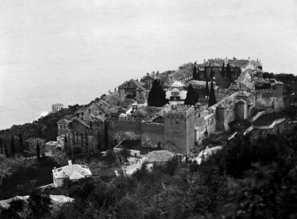 Photo: http://athosweblog.com/, the oldest monastery on Mount Athos: Megisti Lavra. Photo late 19th century.