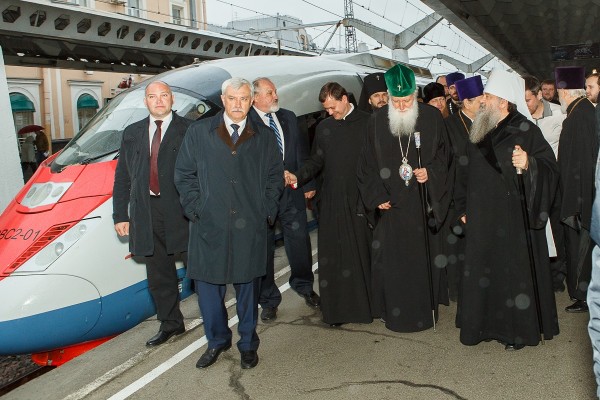 Patriarch Neophyte of Bulgaria arrives in St. Petersburg