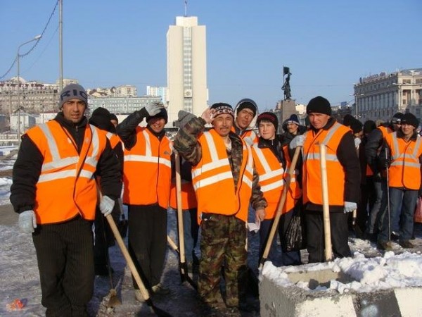 Russian Church to publish Bible for labor migrants