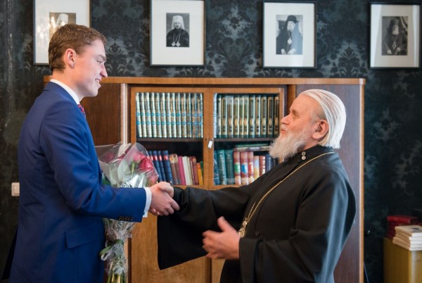 Estonia’s Prime Minister Taavi Roivas congratulates Metropolitan Cornelius of Tallinn and All Estonia on his 90th birthday