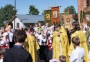 Hundreds of children kneel down to pray for peace in Ukraine in Yaroslavl monastery