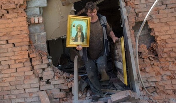 Ukrainian Troops Bomb Church near Luhansk