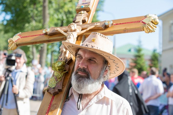 Raphael from Armenia believes that his main goal in life is to bear his cross.