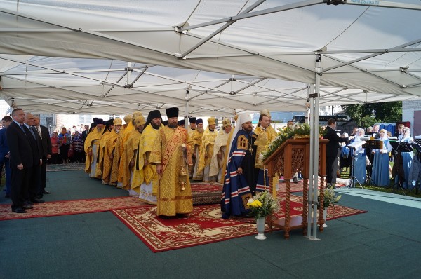 Metropolita Hilarion takes part in the opening of “Slavonic Unity-2014” International Festival