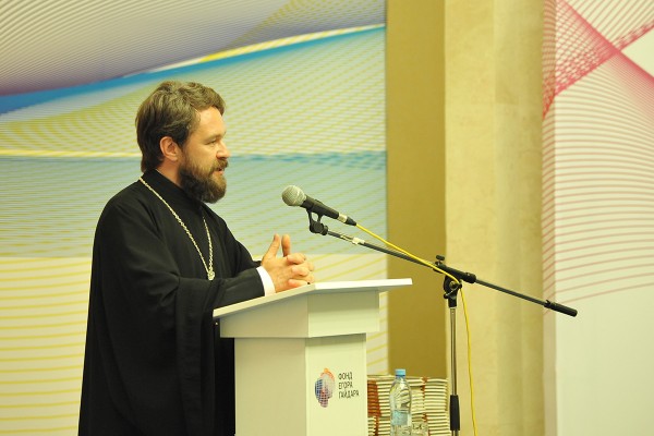 Metropolitan Hilarion speaks at a university post-graduates’ summer debate camp