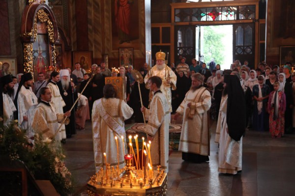 Metropolitan Hilarion of Eastern America and New York Officiates at Divine Liturgy at St Tikhon of Zadonsk Monastery