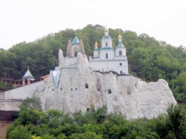 More Than 300 Refugee Children Now Reside in the Sviatohirsk Lavra