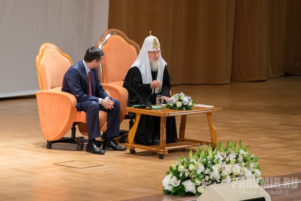 Patriarch Kirill: “External Difficulties are No Reason for a Priest to Leave His Ministry”