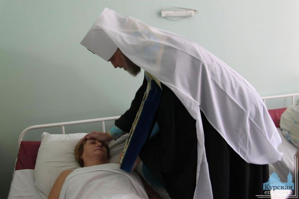 Metropolitan German Visits Clinics in Kursk with the Kursk-Root Icon of the Mother of God “of the Sign”