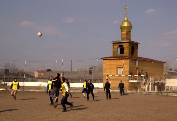 Representatives of the Khabarovsk Diocese Play Soccer with Inmates of a Penal Institution