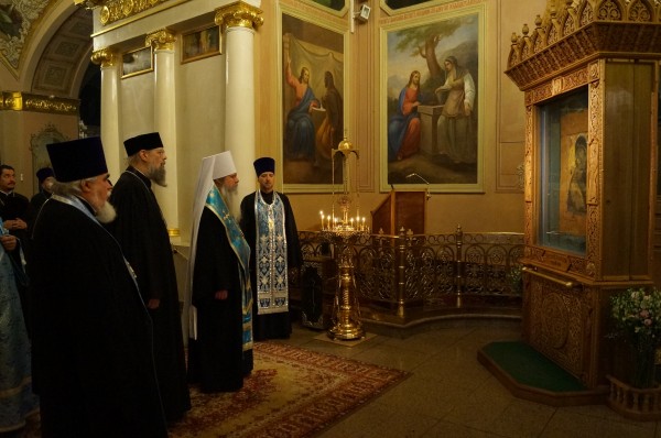 His Beatitude Metropolitan Tikhon of All America and Canada says Thanksgiving before Vladimir Icon of the Mother of God in church of St Nicholas in Tolmachy