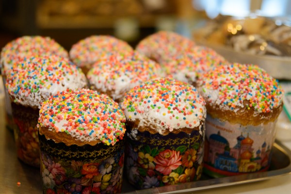 About 800 tons of Easter cakes and 100 million eggs to be sold in Moscow on Easter