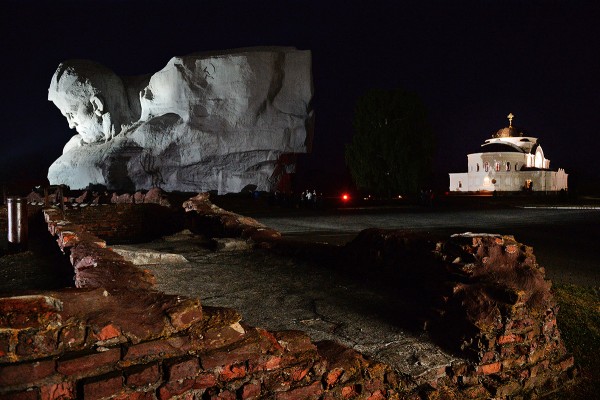 His Holiness Patriarch Kirill pays tribute to the defenders of the Brest Fortress