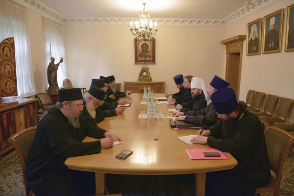 Metropolitan Hilarion of Volokolamsk meets with members of the commission of the Holy Kinot of Mount Athos