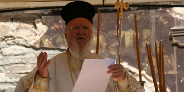 Orthodox Patriarch presides over Divine Liturgy in ruins