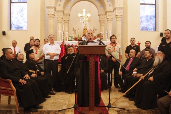 (PHOTO: REUTERS/MAJED JABER. Jordanian Christian clerics hold a mass at the Syriac Orthodox Church in Amman, May 21, 2013.