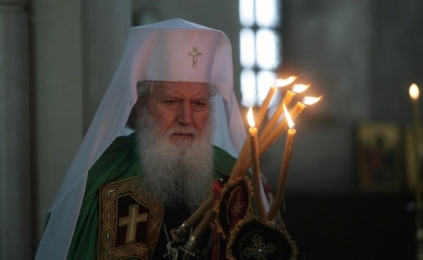 Bulgaria should not let more migrants in, Orthodox Church says