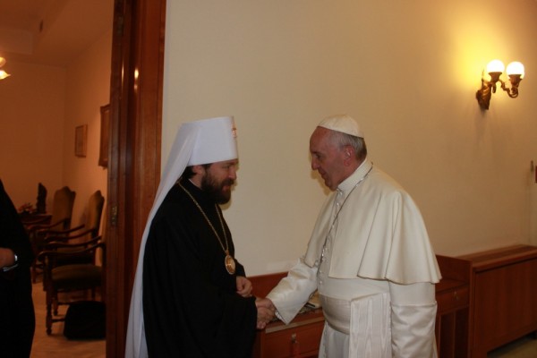 Metropolitan Hilarion meets with Pope Francis