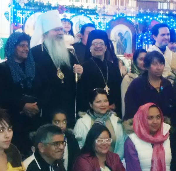 Metropolitan Tikhon with cathedral faithful and clergy.