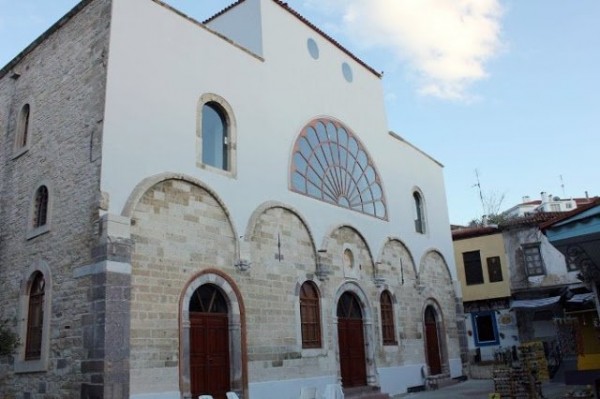 Ecumenical Patriarch Performs Liturgy in the Cesme Greek Orthodox Church