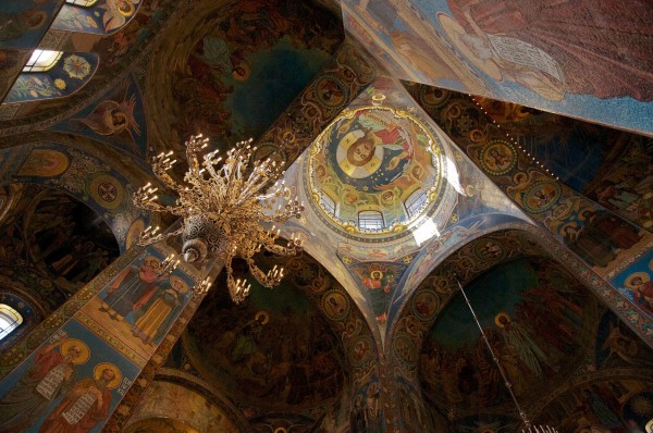 © FLICKR/ ROB WILLIAMS. Ceiling of the Church of the Saviour on Spilled Blood