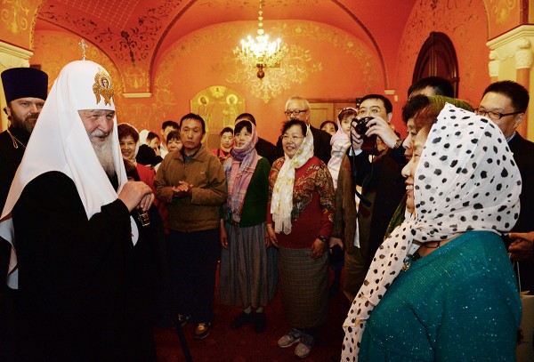 His Holiness Patriarch Kirill meets with a group of pilgrims from China