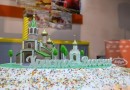 Diocese stands a 1.5 meter Easter cake decorated with a copy of the cathedral for Yakutsk residents to treat