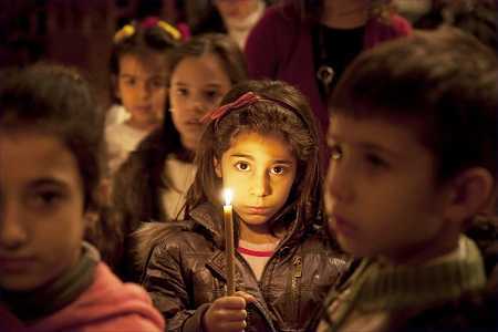 Aleppo: Syrian children pray for peace