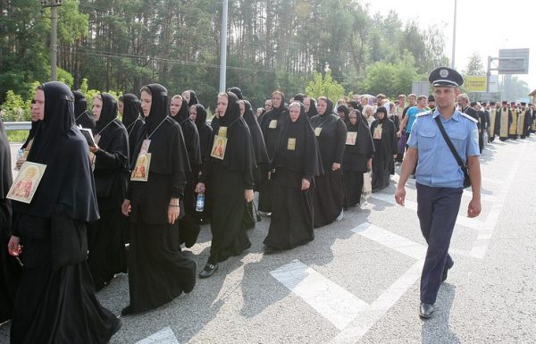 Kiev police strengthens security measures ahead of Cross Procession