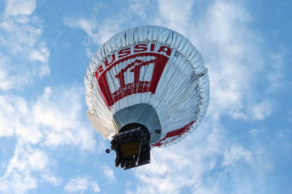 Fedor Konyukhov lifts off from the Northam Aero Club (Paul Kane/ Getty Images)