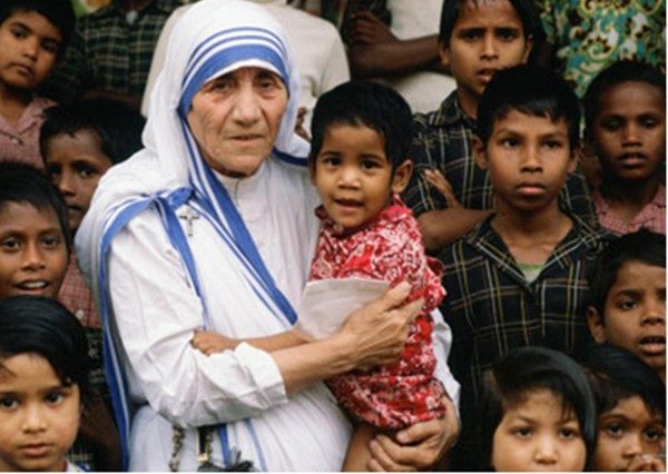 Pope Francis declares Mother Teresa a saint