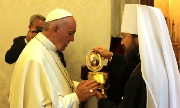 Metropolitan Hilarion of Volokolamsk meets with Pope Francis of Rome