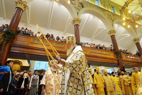 Wishes for long life were proclaimed to Elizabeth II at the patriarchal service in London