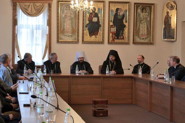 Metropolitan Hilarion of Volokolamsk meets with a group of Catholic clergy from the Diocese of Dublin