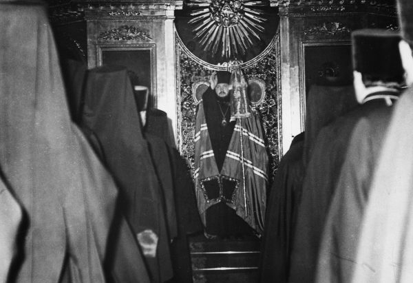 Vigil in the church of St. John the Theologian of the Leningrad Theological Academy, the 1970s.