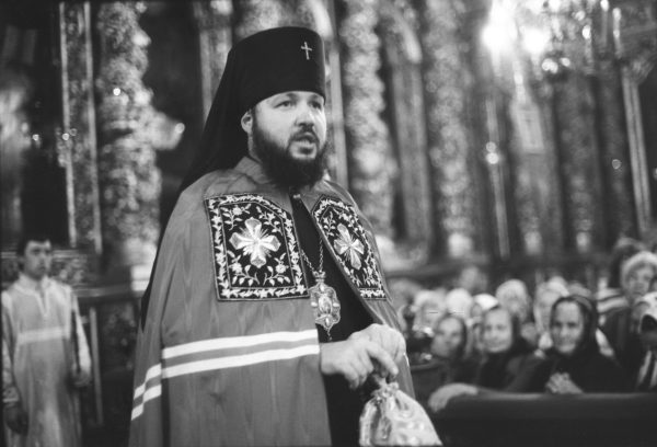 Delivering a sermon in the Smolensk cathedral, the 1980s.