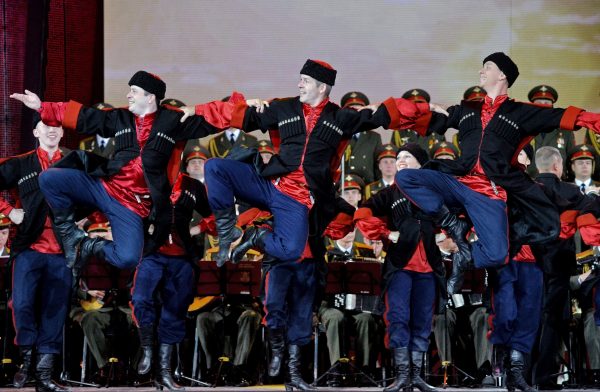 Photo: © SPUTNIK/ VIKTOR TOLOCHKO. Members of the Aleksandrov Song and Dance Ensemble of the Russian Army perform at the concert marking the Day of the Union State at the 25th International Art Festival Slavonic Bazaar in Vitebsk. (File)