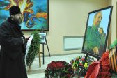 Metropolitan Hilarion signs condolence book at Cuba’s embassy