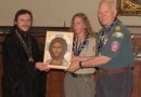 Russian priest gives scouts an icon of Christ in New York