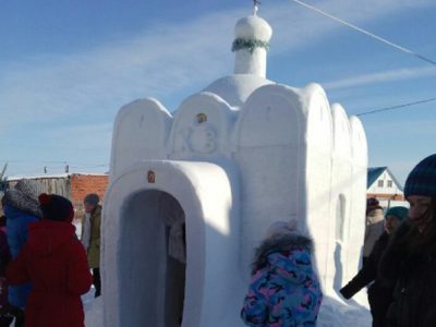 Good Samaritan Builds a Church Out of Snow for Residents of a Small Villag