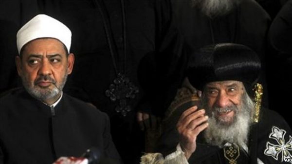 Egypt: Muslim leader visits Coptic cathedral