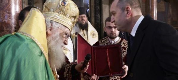 Roumen Radev, Bulgaria’s new President, blessed in Bulgarian Orthodox Church ceremony